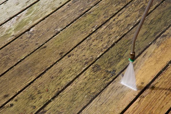 Cost of Deck Mold Removal in Pleasant Grove