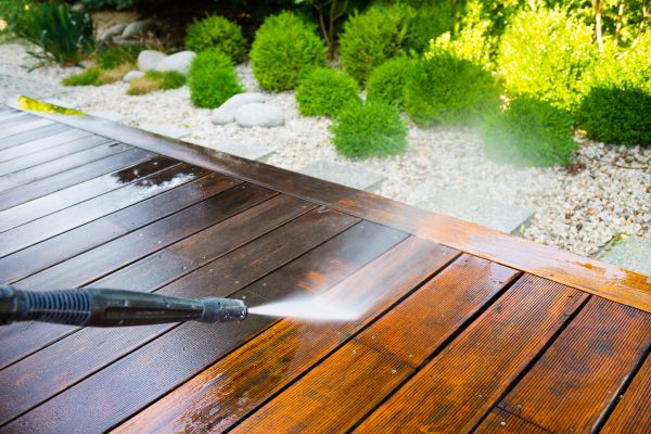 Deck Cleaning in Pleasant Grove