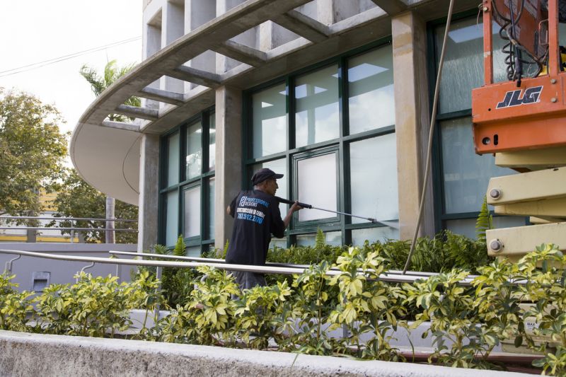 Safe and Controlled Cleaning